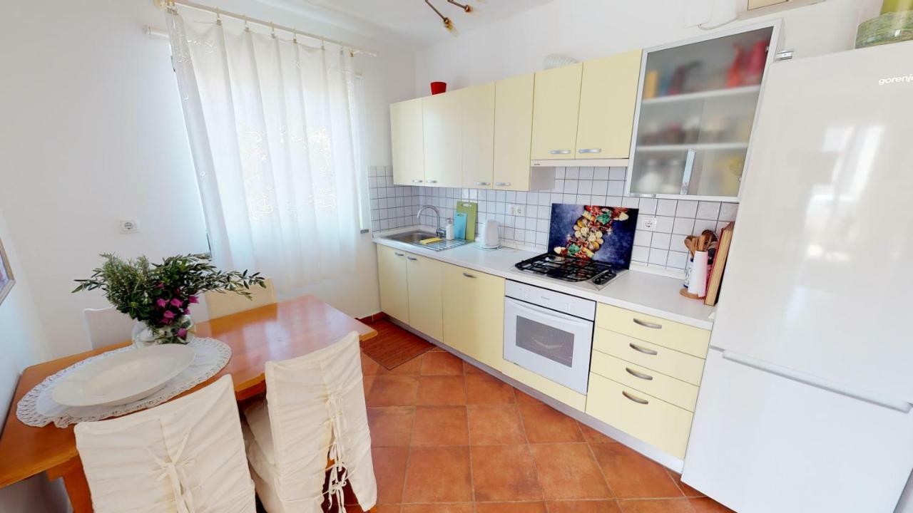 Apartment Potkonjak Povljana Luaran gambar